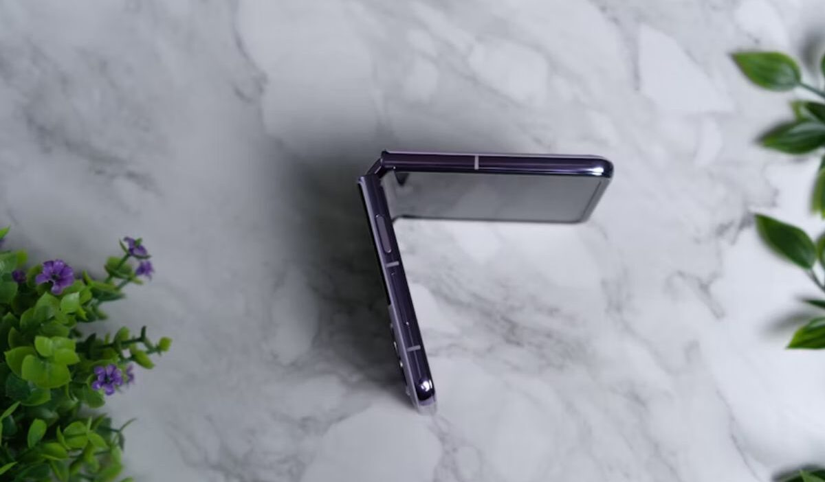 free galaxy z flip 4