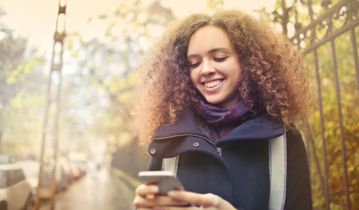 does anyone offer free phones anymore