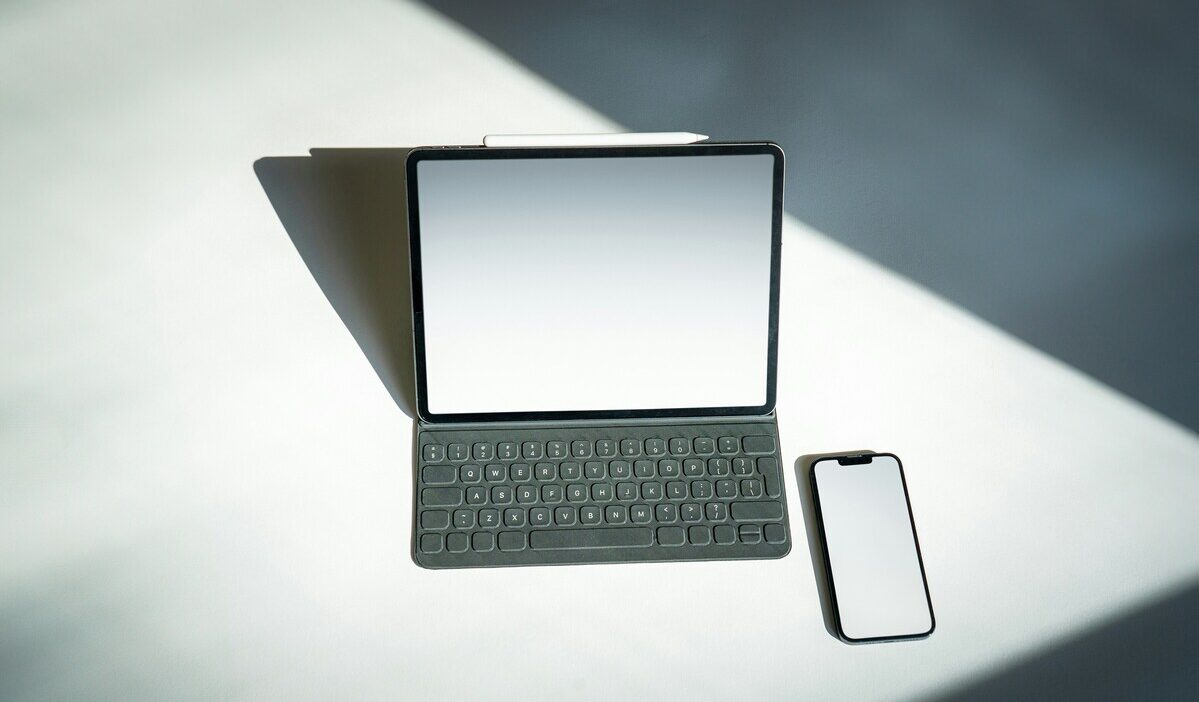 free phone and tablet deals