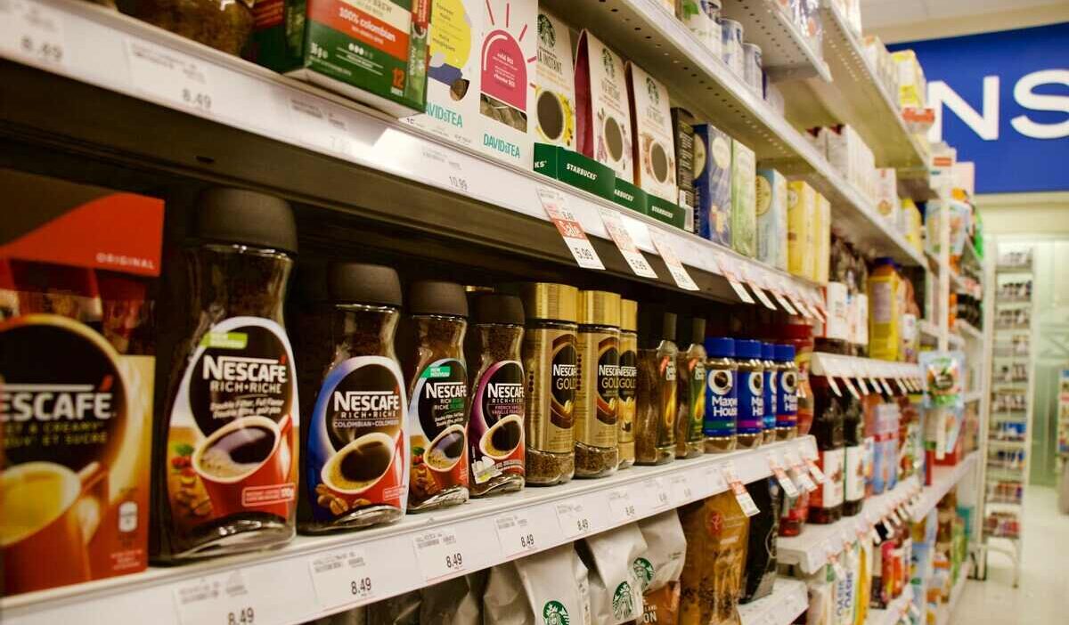 does food for less take wic