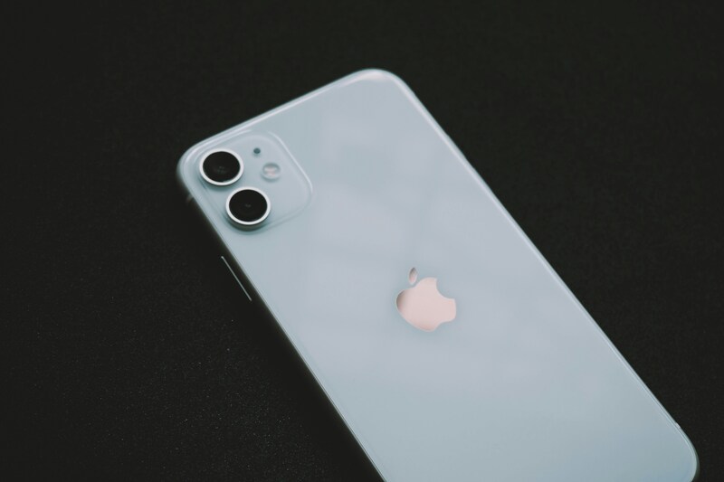 does iphone 11 pro have esim