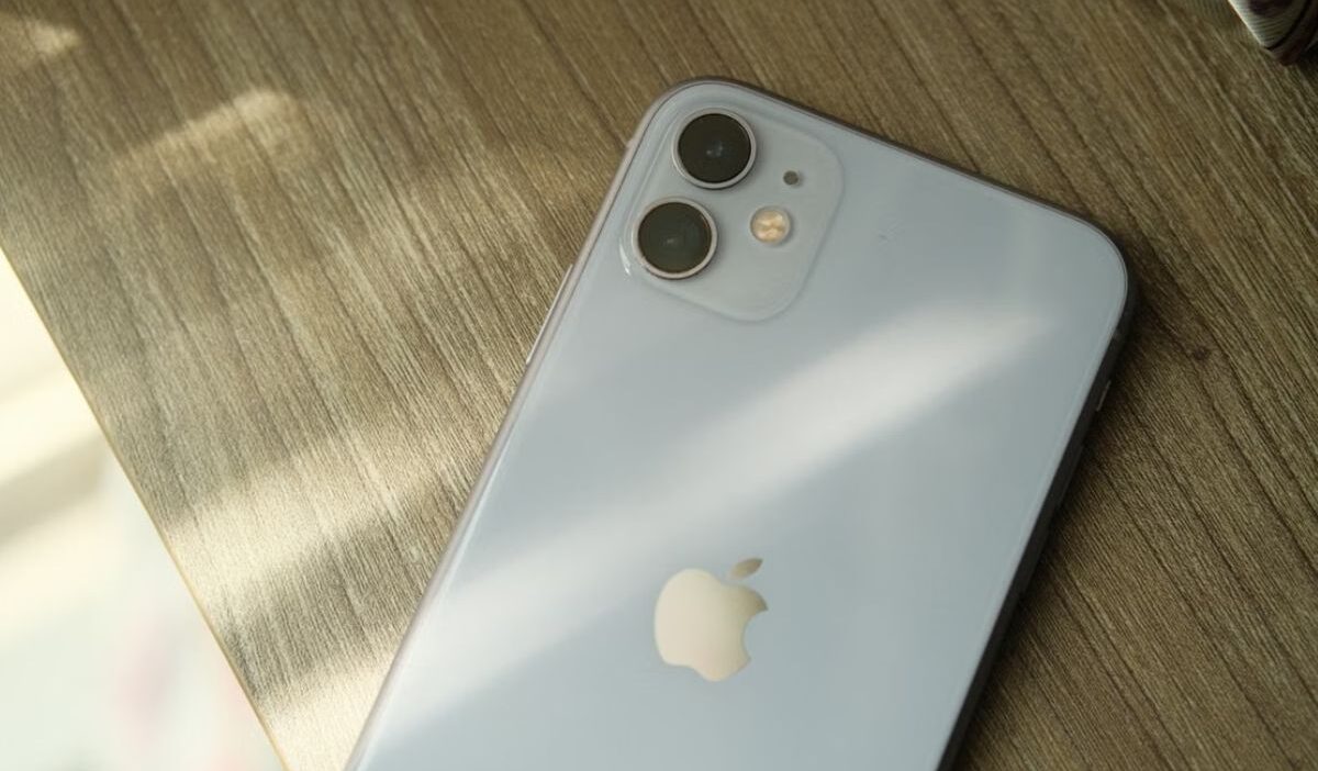 does iphone 12 have esim