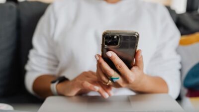 does iphone 13 pro max have esim