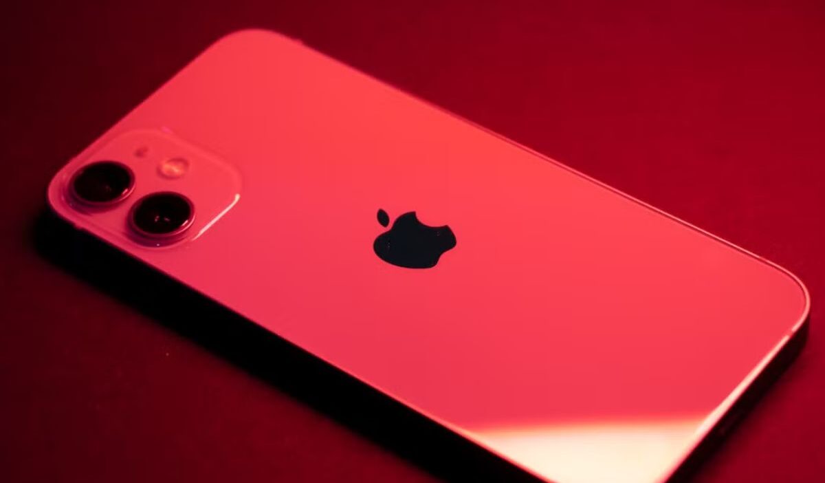 does iphone 16 have sim card