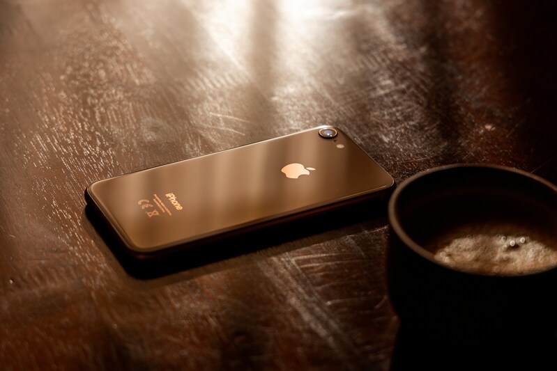 does iphone 8 have esim