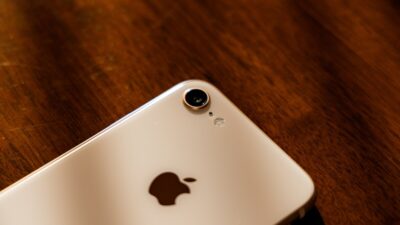 does iphone 8 plus have esim