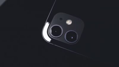 how many esims can iphone 15 have