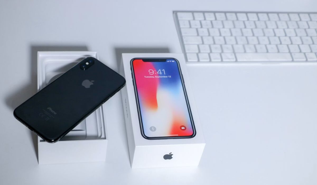 does iphone xs have esim