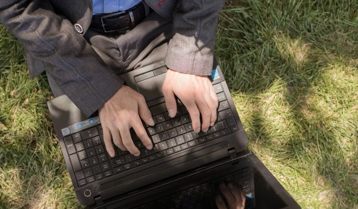 esim laptop
