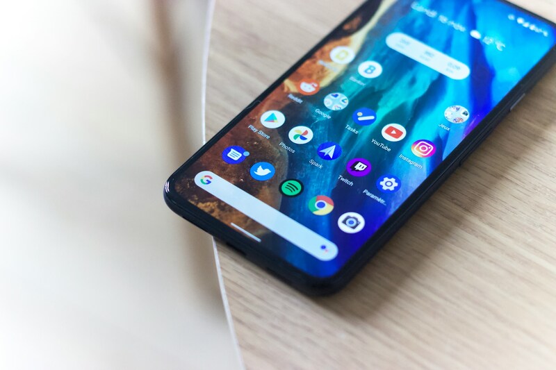  how to install SIM card in Android phone 