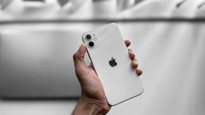 last iphone with sim card