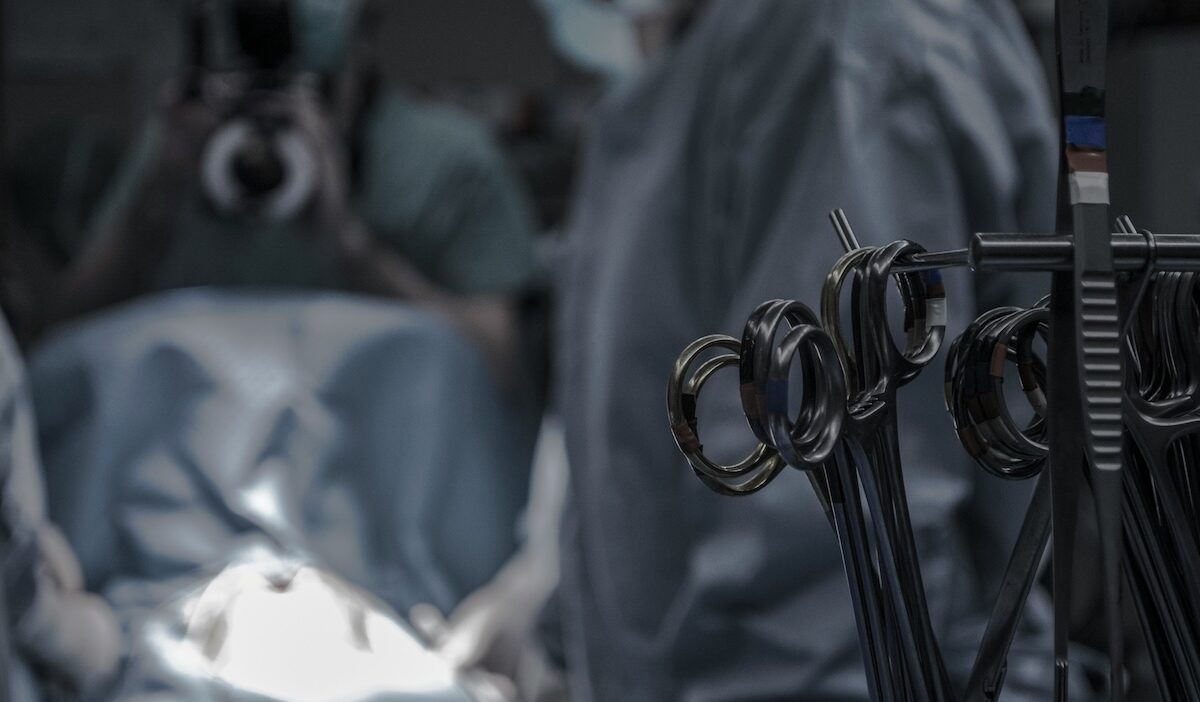 does medicaid cover cataract surgery