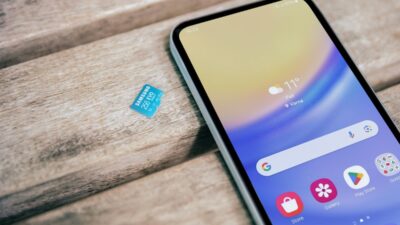 how to see what is stored on sim card