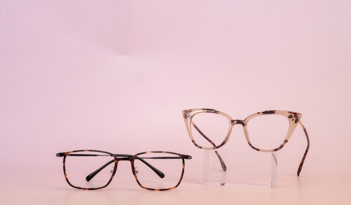 does eyeglass world take medicaid